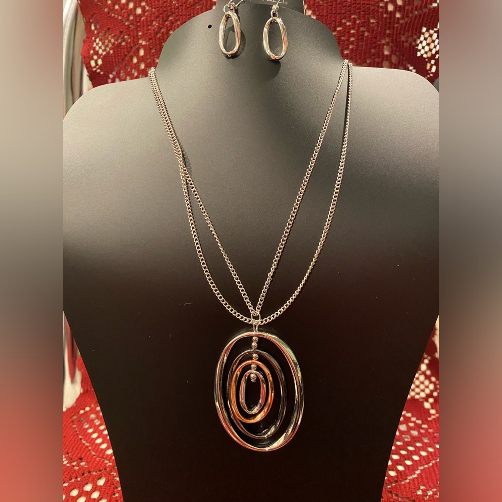 Elegant Silver Necklace and Earring Set